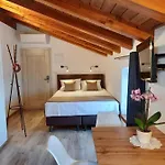 Appartement Apartmaji In Sobe Odlicna Hisa Štanjel