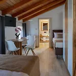 Apartmaji In Sobe Odlicna Hisa