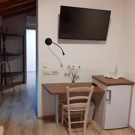 Apartmaji In Sobe Odlicna Hisa Daire Štanjel