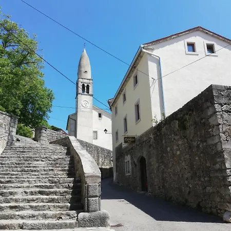 Apartmaji In Sobe Odlicna Hisa Apartamento