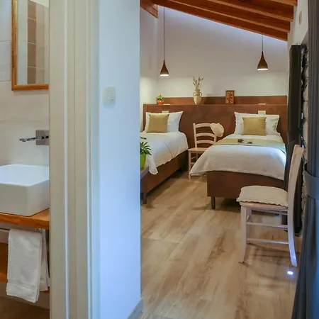 Apartmaji In Sobe Odlicna Hisa Daire