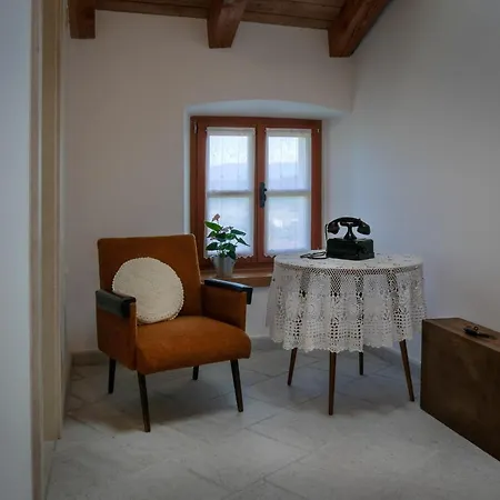 Apartmaji In Sobe Odlicna Hisa