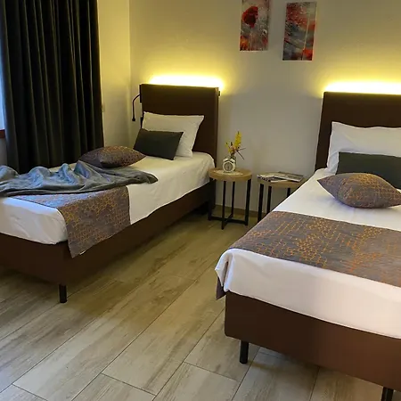 Apartmaji In Sobe Odlicna Hisa