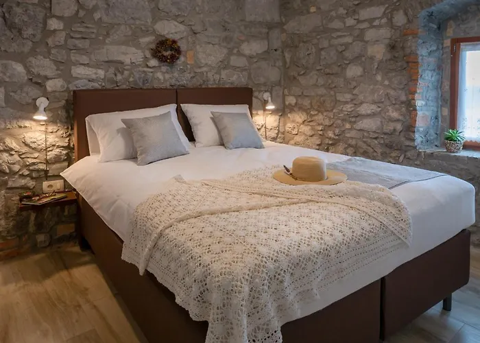 Apartmaji In Sobe Odlicna Hisa דירה