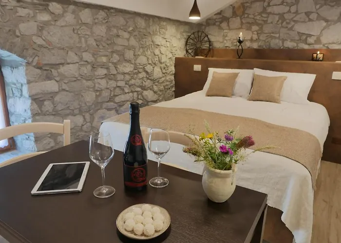 Apartmaji In Sobe Odlicna Hisa * Štanjel