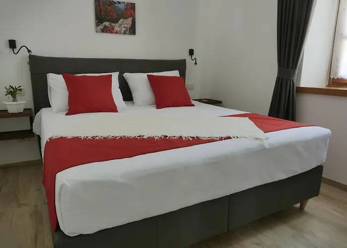 Apartmaji In Sobe Odlicna Hisa Apartamento *