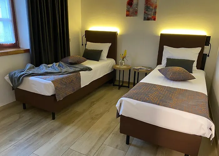 Apartmaji In Sobe Odlicna Hisa